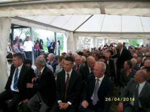 Siniša,Žulić, Tomislav Ravnić, Valter Flego, Franjo Habulin, Edo Jerman s građanima